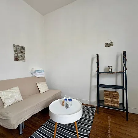 Pelleport - T2 Avec 1 1 Canape Lit 1 Salle De Bain *