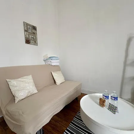 Pelleport - T2 Avec 1 1 Canape Lit 1 Salle De Bain *