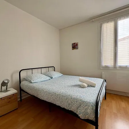 Pelleport - T2 Avec 1 1 Canape Lit 1 Salle De Bain *